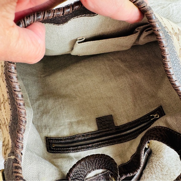 GUCCI
Beige/Ebony GG Canvas Bamboo Jackie Large Shoulder Bag - Picture 9 of 12